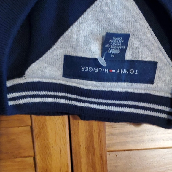Hilfiger sweater - Picture 2 of 4